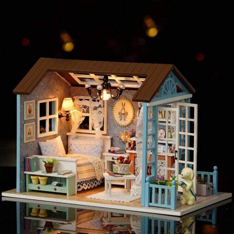 DIY Miniature Dollhouse Kit UniHobby Impression Hawaii with Furniture